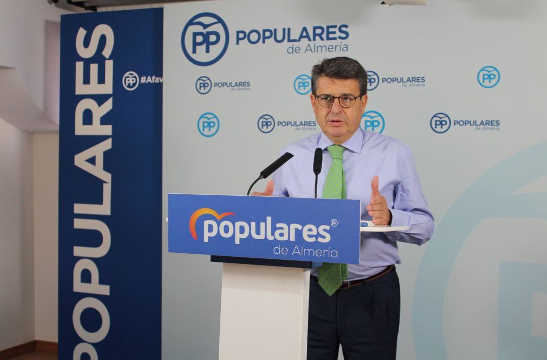 Matarí (PP) reclama la obra del cambiador de ancho en Granada para acortar la duración del viaje con Madrid.