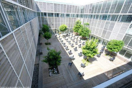 Patio del ECCO con las butacas separadas