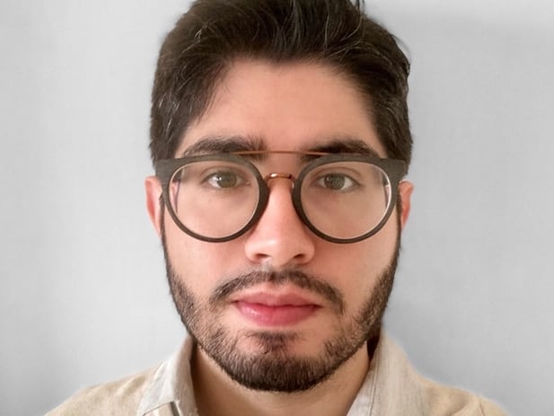 Fotografía tomada de la página de The History Makers del perfil de Elías Rodríguez. Rodríguez, un filólogo de 30 años de Chicago que tuvo conexión en el pasado con un grupo de izquierda, es el principal acusado de asesinar el miércoles a dos trabajadores de la embajada de Israel en EEUU a su salida del Museo Judío de Washington.