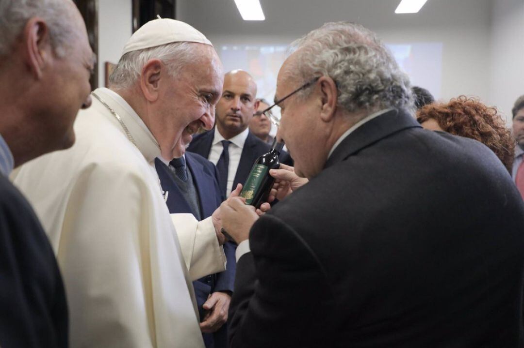 El Papa Francisco llegó a recibir, en el Vaticano, a Antonio Mayoralas como presidente de la Fundación Lumiére