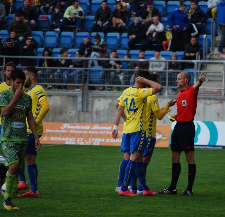 El Cádiz tendrá que tener cuidado con las tarjetas ante el Real Jaén