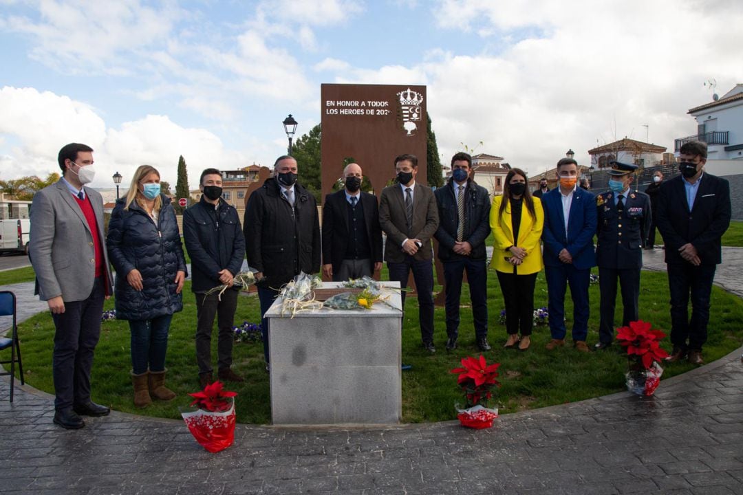 Inauguración del parque en Ogíjares (Granada)) en honor a los héroes de la pandemia