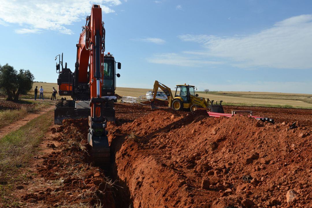 Fotografía de archivo de las obras de conexión de dos pozos de emergencia