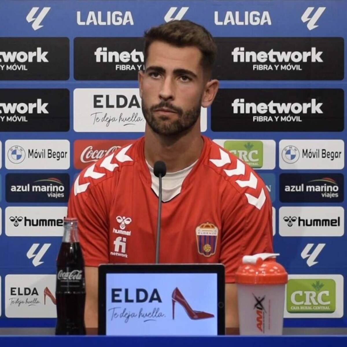 Andoni Zubiaurre, portero del Eldense: "Estoy intentando aprovechar mi oportunidad"