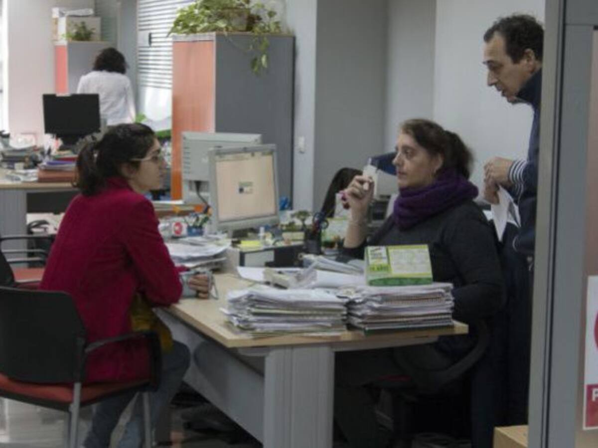 El paro bajó en 4.878 personas en abril