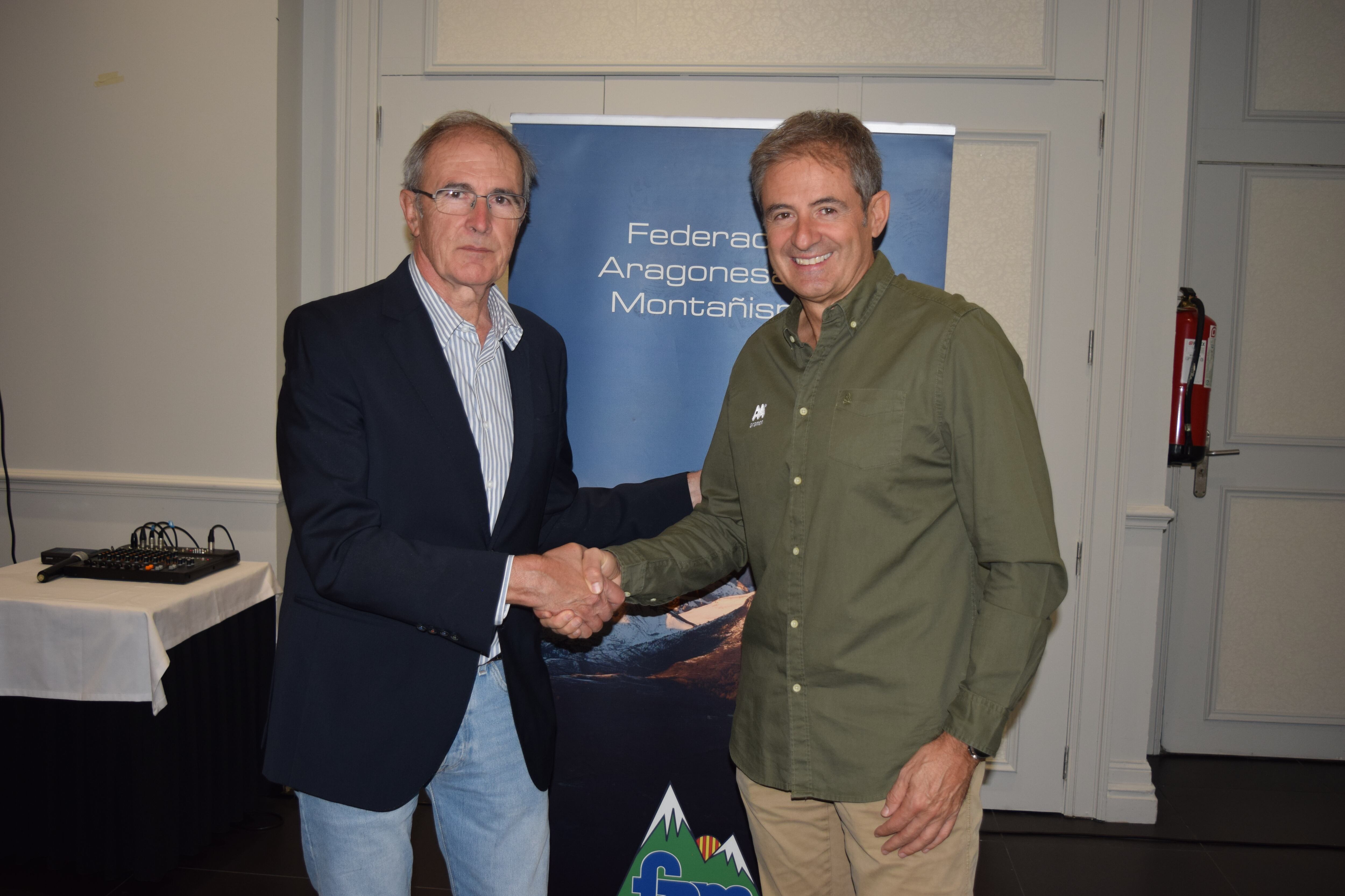 Los presidentes de la FAM (Javier Franco) y Aramón (Antonio Gericó) han firmado la renovación de su convenio de colaboración para el esquí de montaña