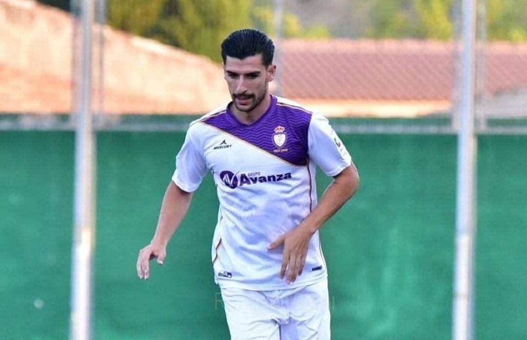 El centrocampista con los colores de su último equipo el Real Jaén.