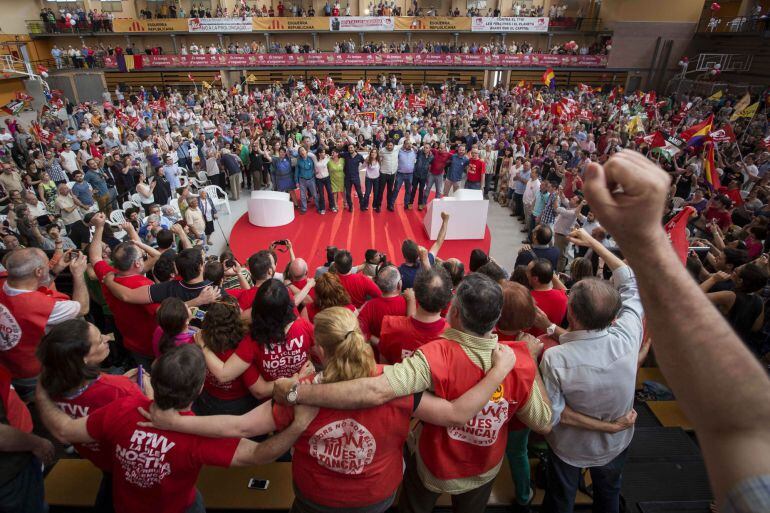 Vista general del mitin de EUPV en Valencia en el que participó Alberto Garzón, junto al aspirante de EU a la Presidencia de la Generalitat, Ignacio Blanco