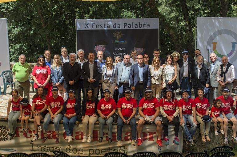 No acto, no que actuou como mantedor o escritor ourensán Xosé Luís Méndez Ferrín, tivo lugar a entrega dos premios “Insua dos Poetas” 2018.