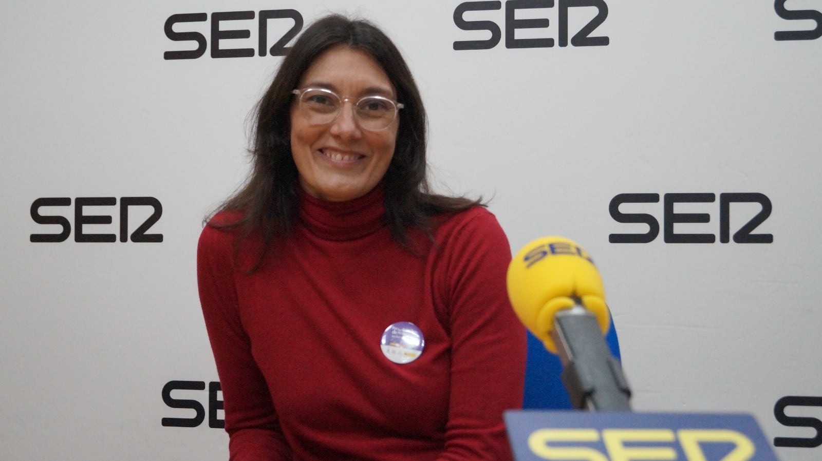 Teresa Franco en los estudios de Radio Murcia durante la entrevista para el programa Hoy por hoy