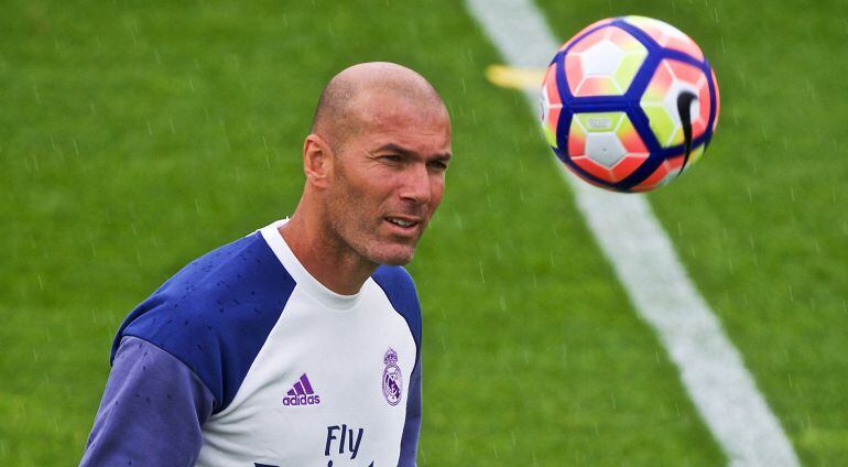 Zidane, durante un entrenamiento del Real Madrid