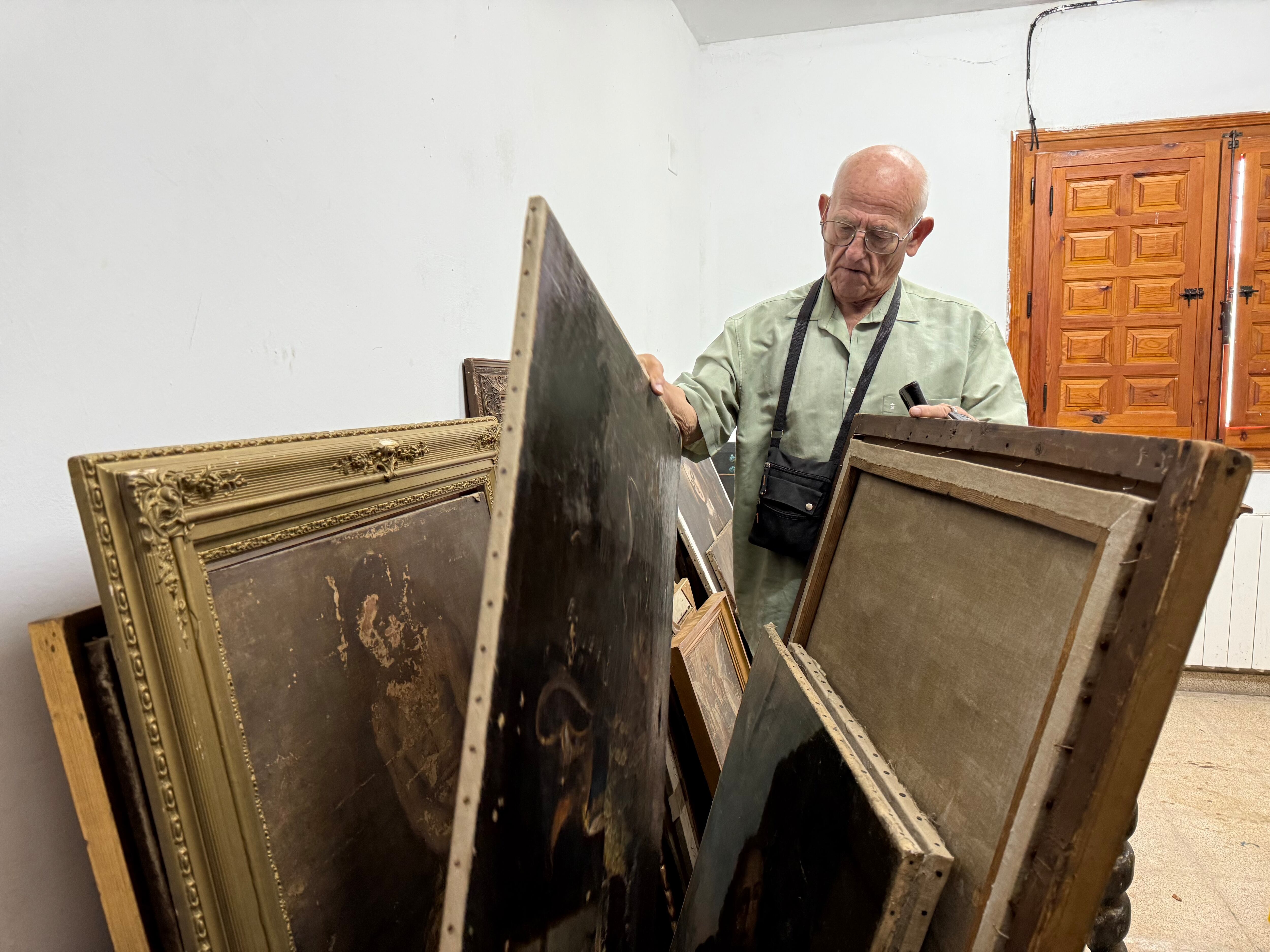 Mariano Vélez espera crear un museo en su pueblo, Lagunaseca (Cuenca).