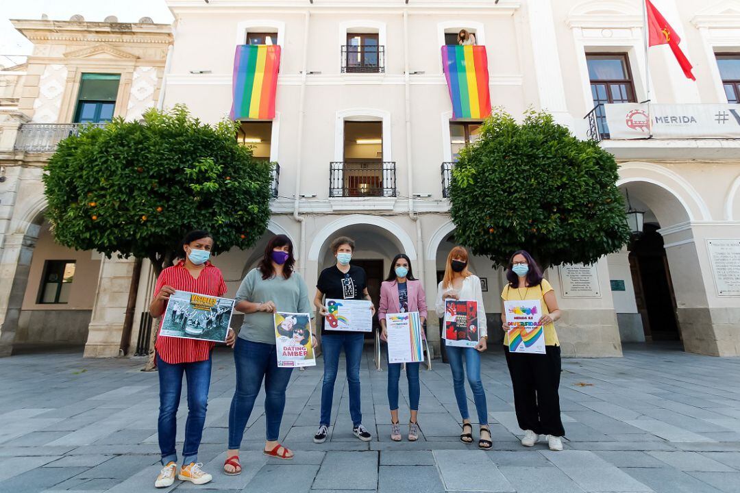 El Ayuntamiento de Mérida ya luce la bandera arcoíris