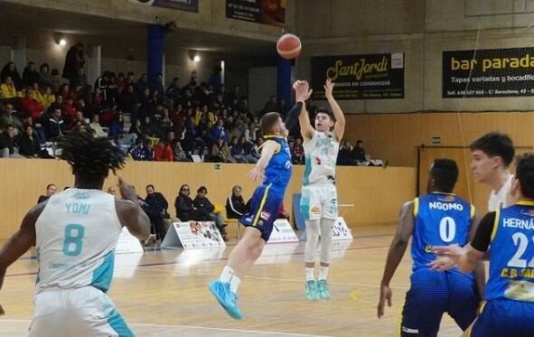 El base ha fet una temporada espectacular amb l'Hestia que ha cridat l'atenció del seleccionador xilè.