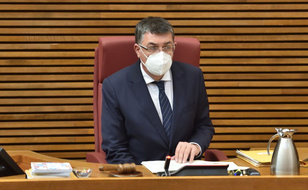 El president de les Corts Enric Morera ha presidido el pleno de la cámara este martes