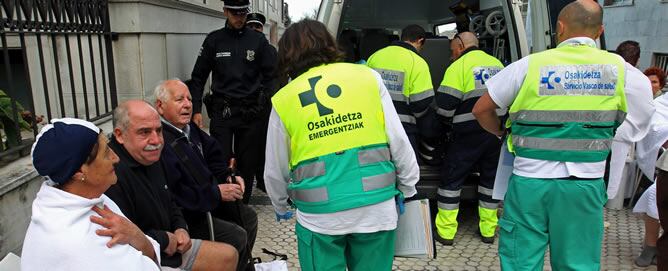 Una emanación de un producto tóxico, posiblemente cloro, ha provocado el desalojo del balneario