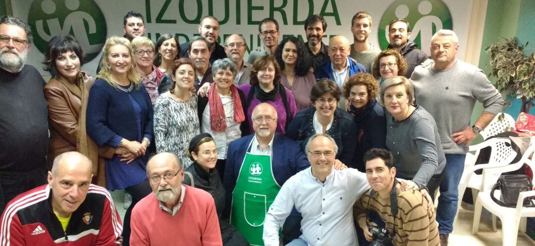 Juan Torres junto a los miembros de la candidatura de Izquierda Independiente