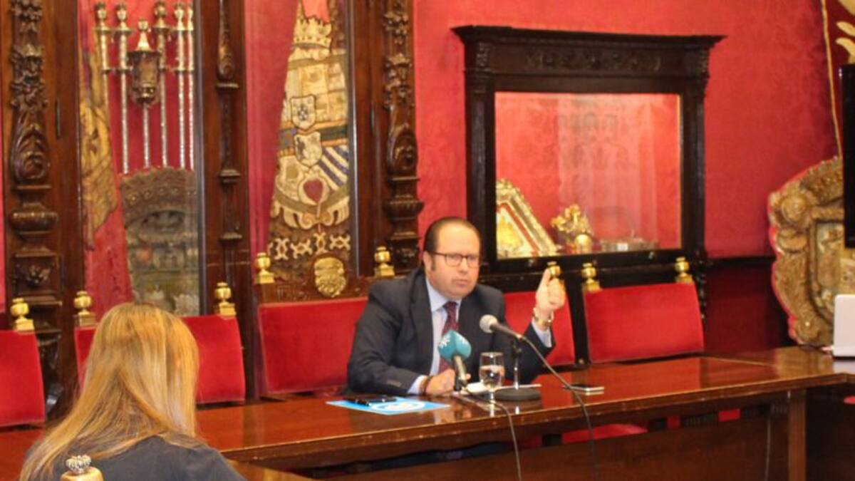 El PP pide un cambio de gobierno en el Ayuntamiento de Granada