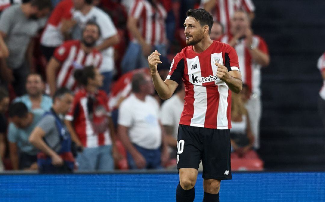 Aritz Aduriz celebra un gol del Athletic