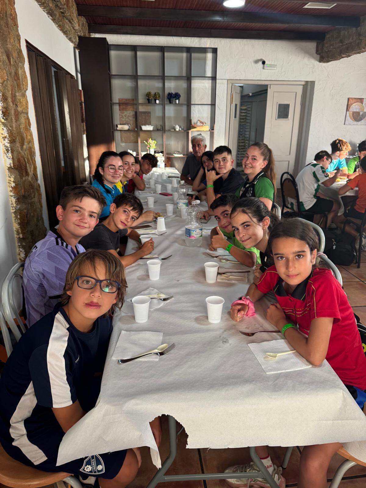 Escolares visitan La Garza.