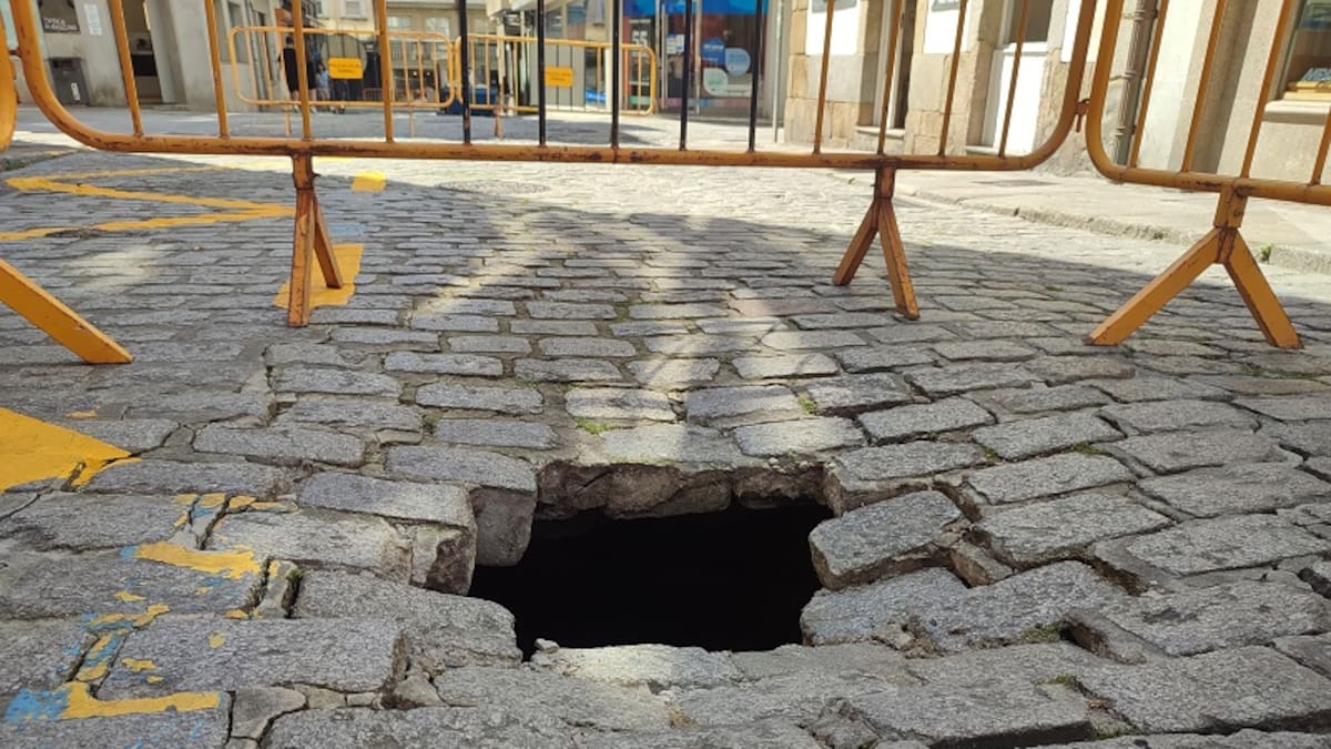 Un nuevo hundimiento en la calle Rubalcava obliga a cortar el tráfico