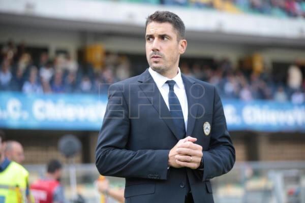 Julio Velázquez, durante su reciente etapa como entrenador en Portugal.