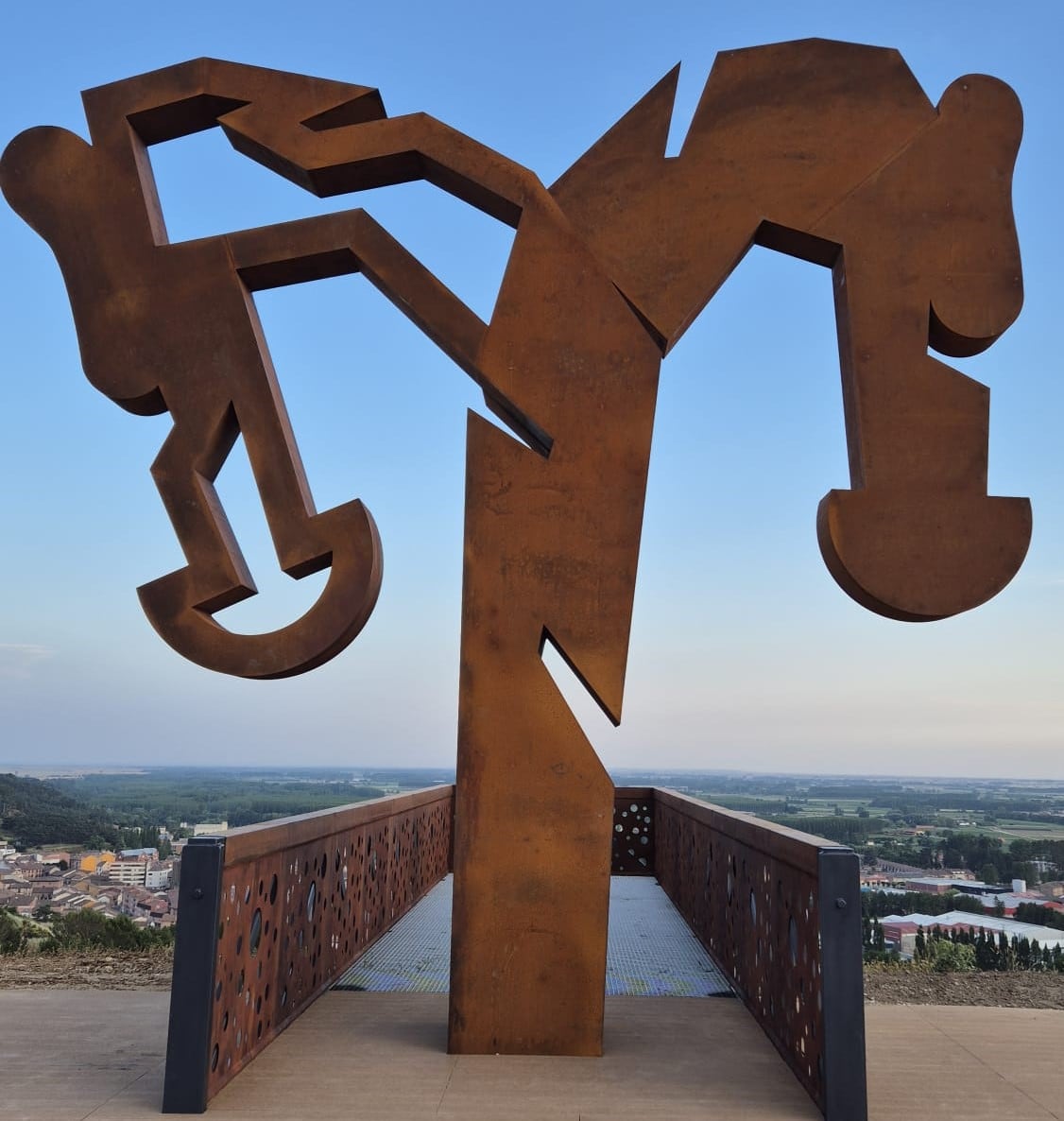 Escultura instalada en el Mirador de “La Morterona”