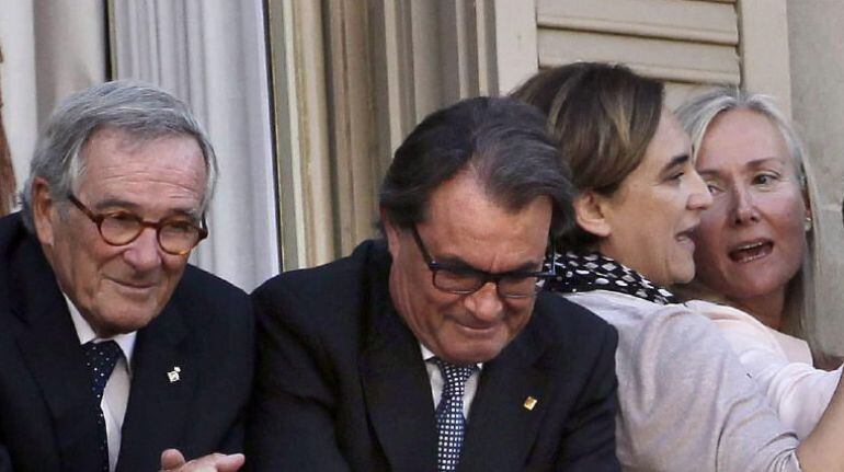Xavier Trias i Artur Mas al balcó de l'Ajuntament de Barcelona