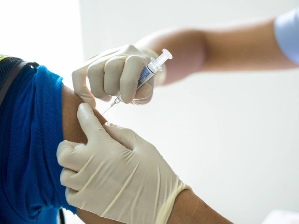 Sanitat administra la vacuna contra la COVID a los 7.800 jóvenes ilicitanos de 19 a 16 años