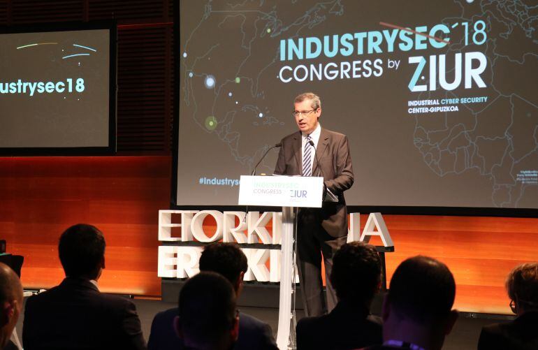 El Diputado General Markel Olano ha sido el encargado de intervenir en el acto de apertura.