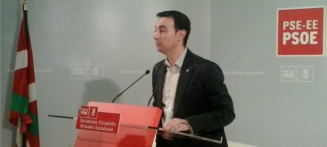 Mikel Torres ha presentado su candidatura en la sede del PSE de Bizkaia