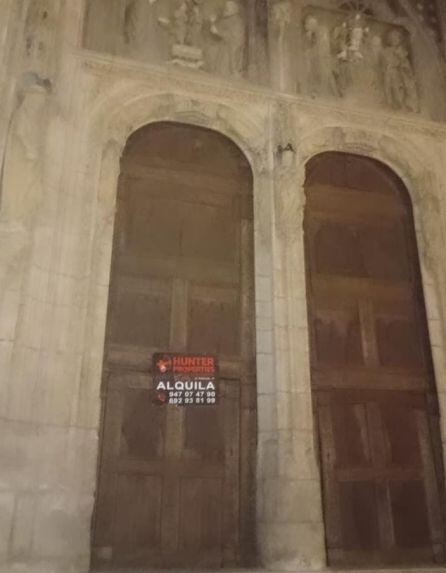Más jocosa fue la idea de 'poner en venta' la Iglesia de Santa María