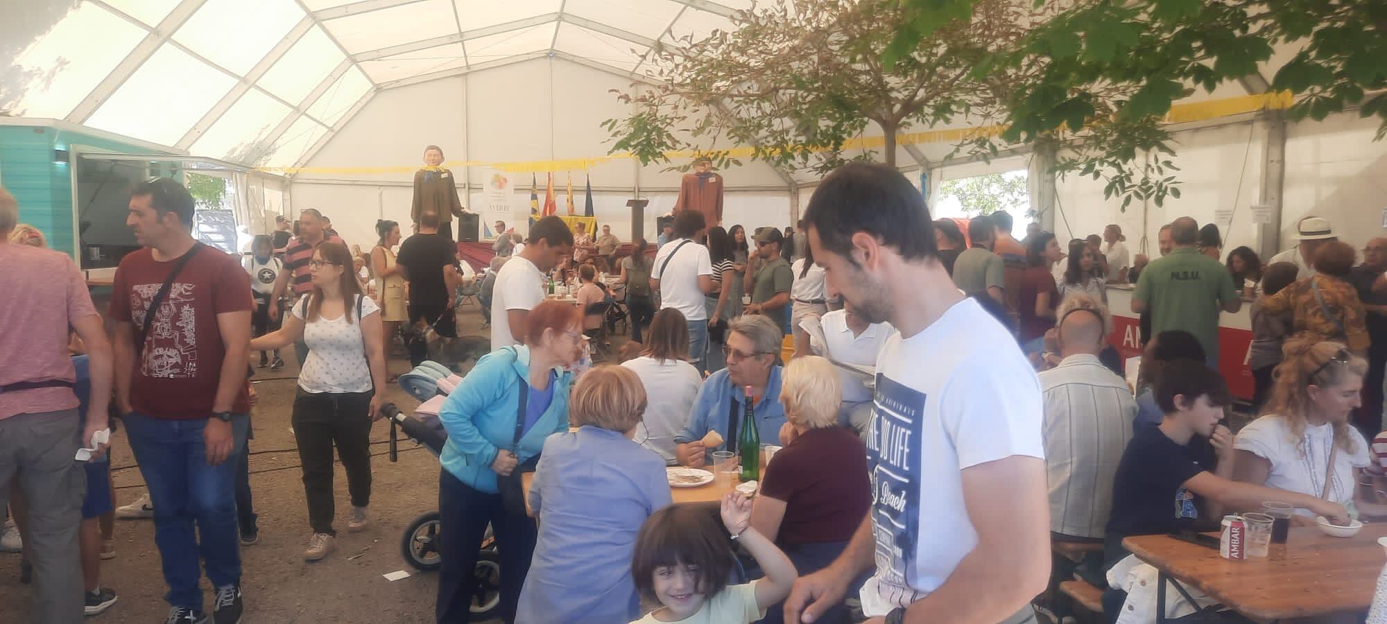 La feria en Ayerbe volvía a ser un éxito