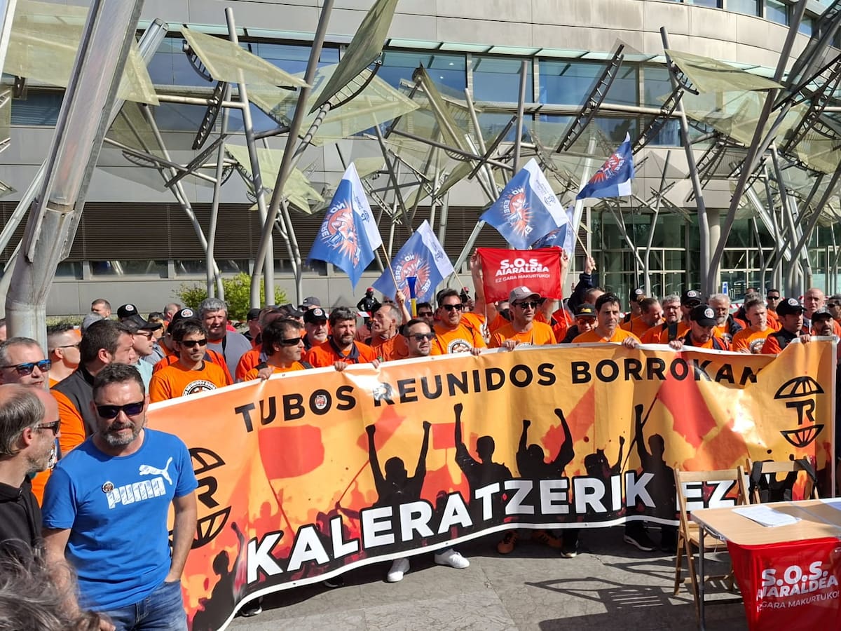 La plantilla de Tubos Reunidos en Amurrio denuncia la "manipulación" y el "chantaje" por parte de la empresa