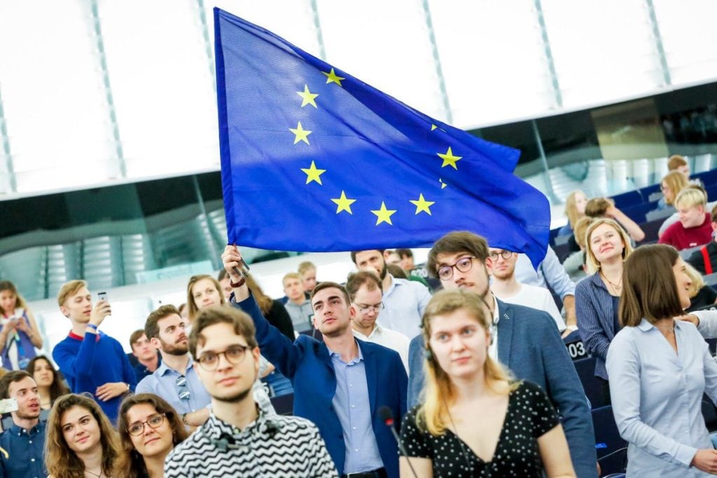 La asociación juvenil Equipo Europa promueve el acercamiento a la EU y su participación política.