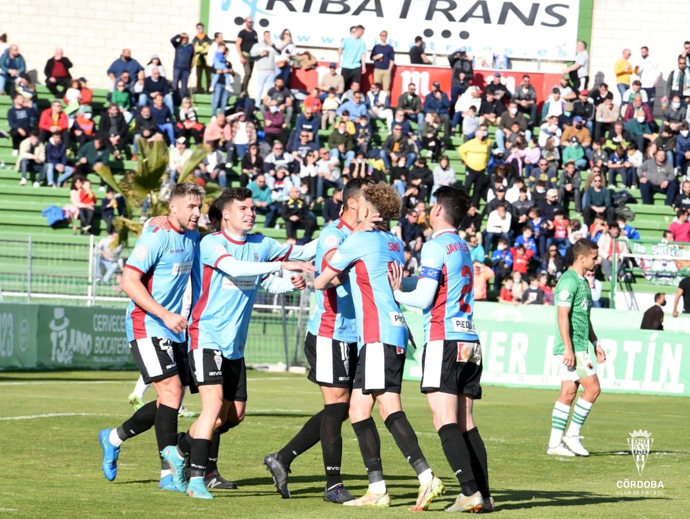 El Córdoba CF celebra un gol en Cáceres (Prensa CCF)