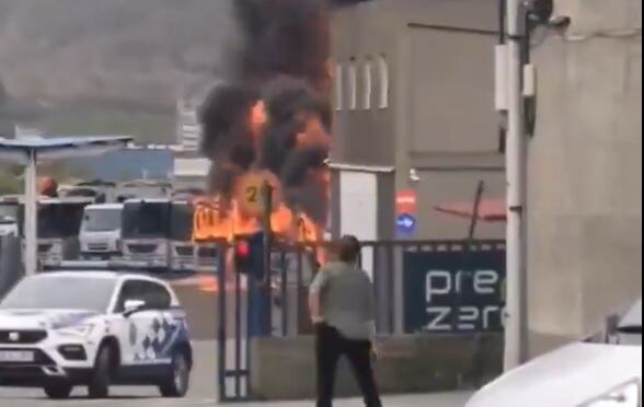 Incendio de camiones de la basura en A Coruña