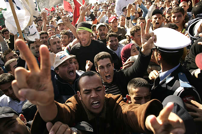 Alrededor de mil manifestantes se concentraron en la fronteran con Marruecos