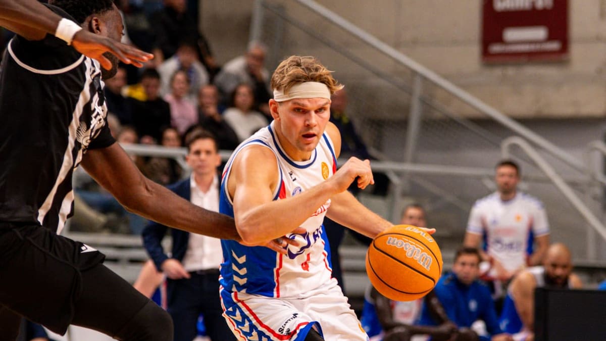 El HLA Alicante cierra 2025 con un imponente triunfo frente a Cartagena que le permite seguir soñando