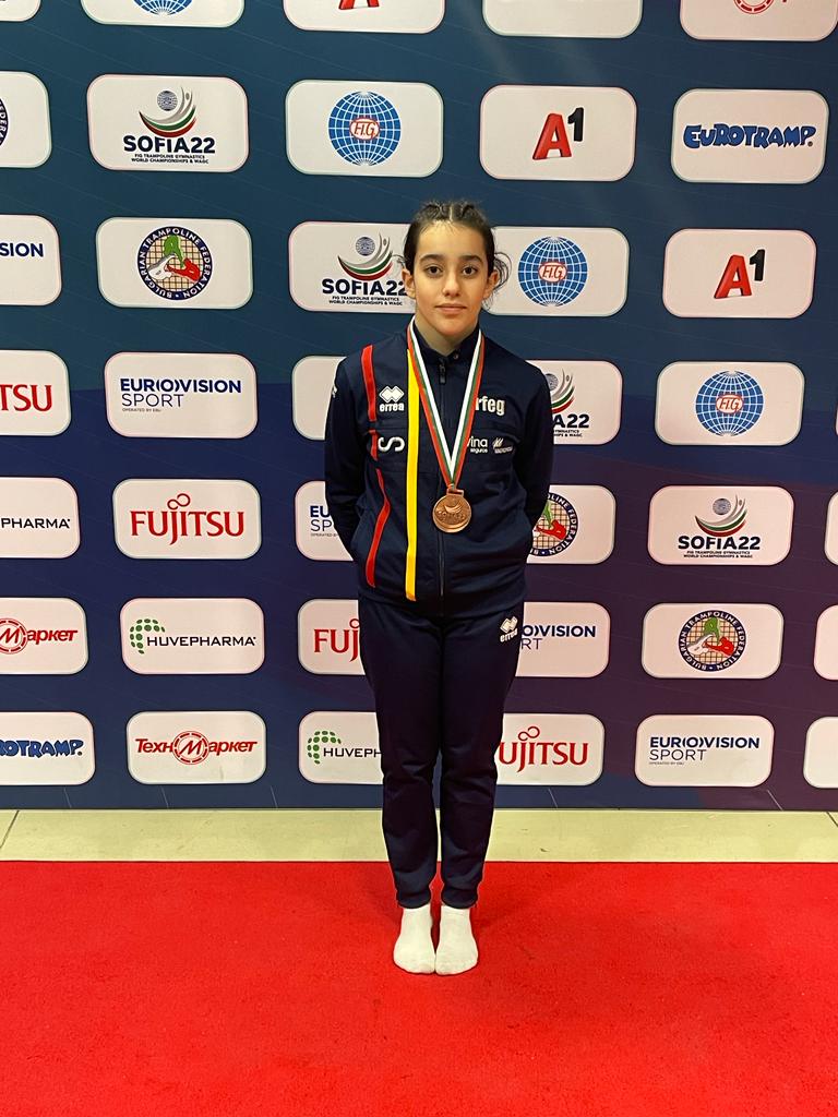 Uxía Rodríguez gimnasta del Burgas 3ª del mundo en doble minitrap