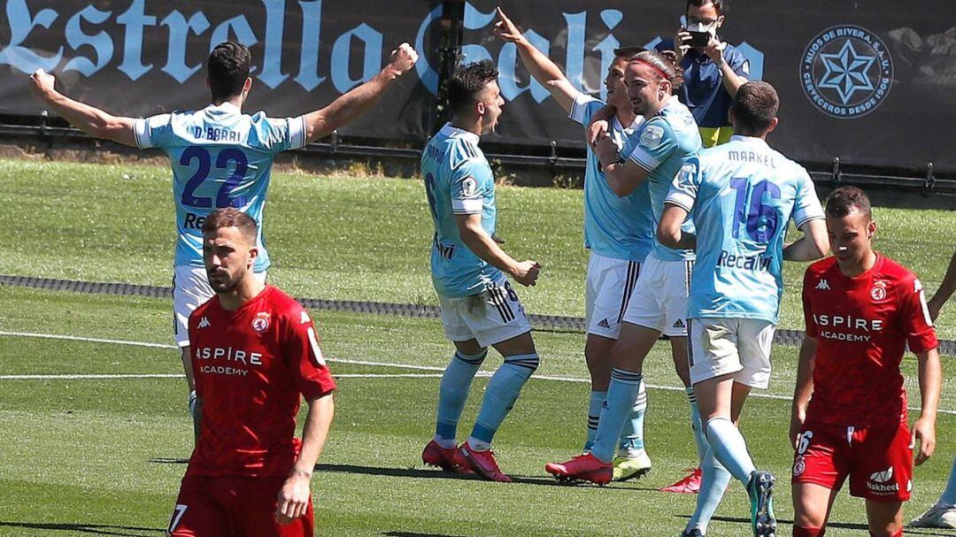 Manu Justo celebra el primer gol del partido