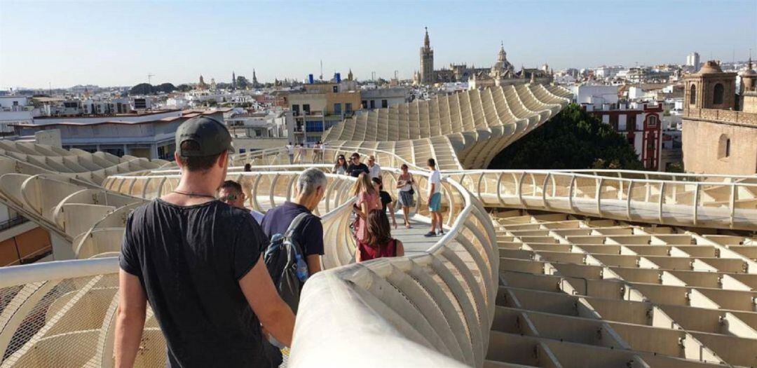 Turistas en Sevilla