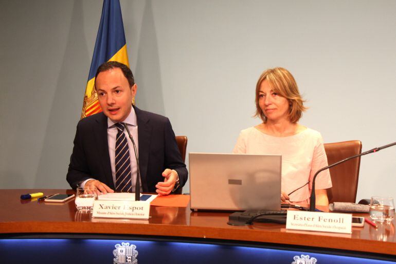 La Secretària d'Estat d'Afers Socials amb el ministre titular de la cartera en un acte recent.