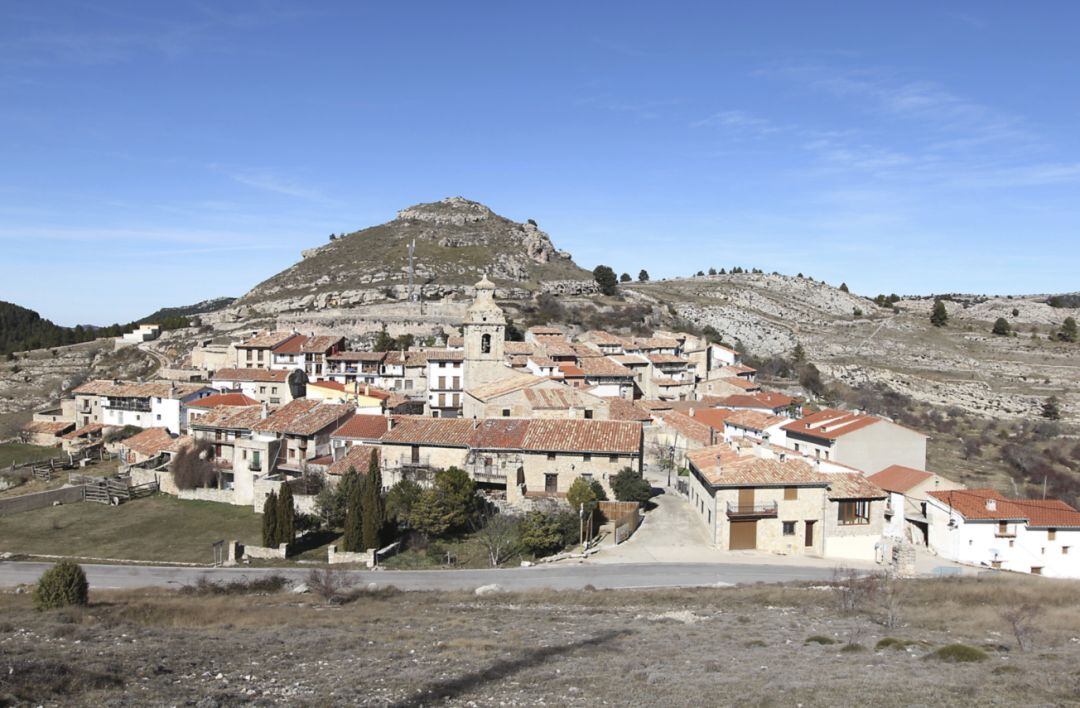 Castell de Cabres, el municipio menos habitado de la Comunitat