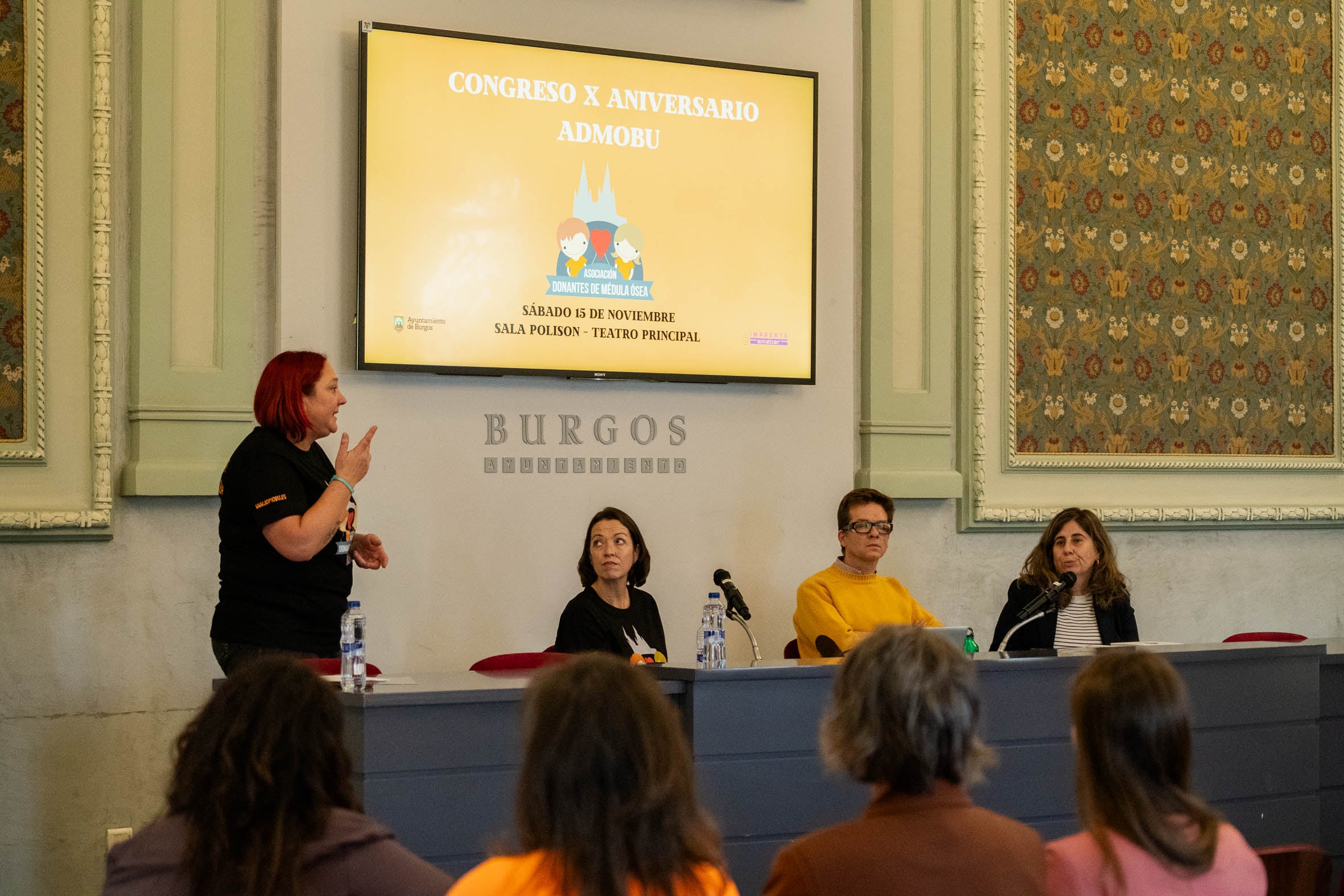 Mesa redonda de pacientes y familiares en el congreso de ADMOBU