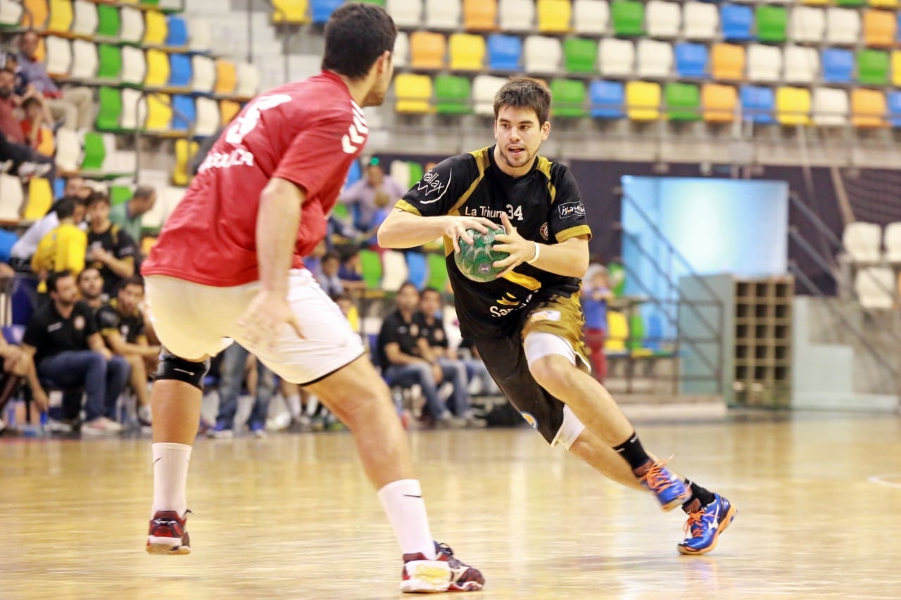 Álvaro Torres, nuevo jugador del LandBit Lanzarote, en un partido con el EON Horneo Alicante.