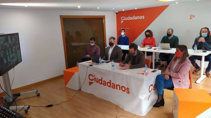 Debate entre Ivan de Santiago y Clara Costales 19.04.21