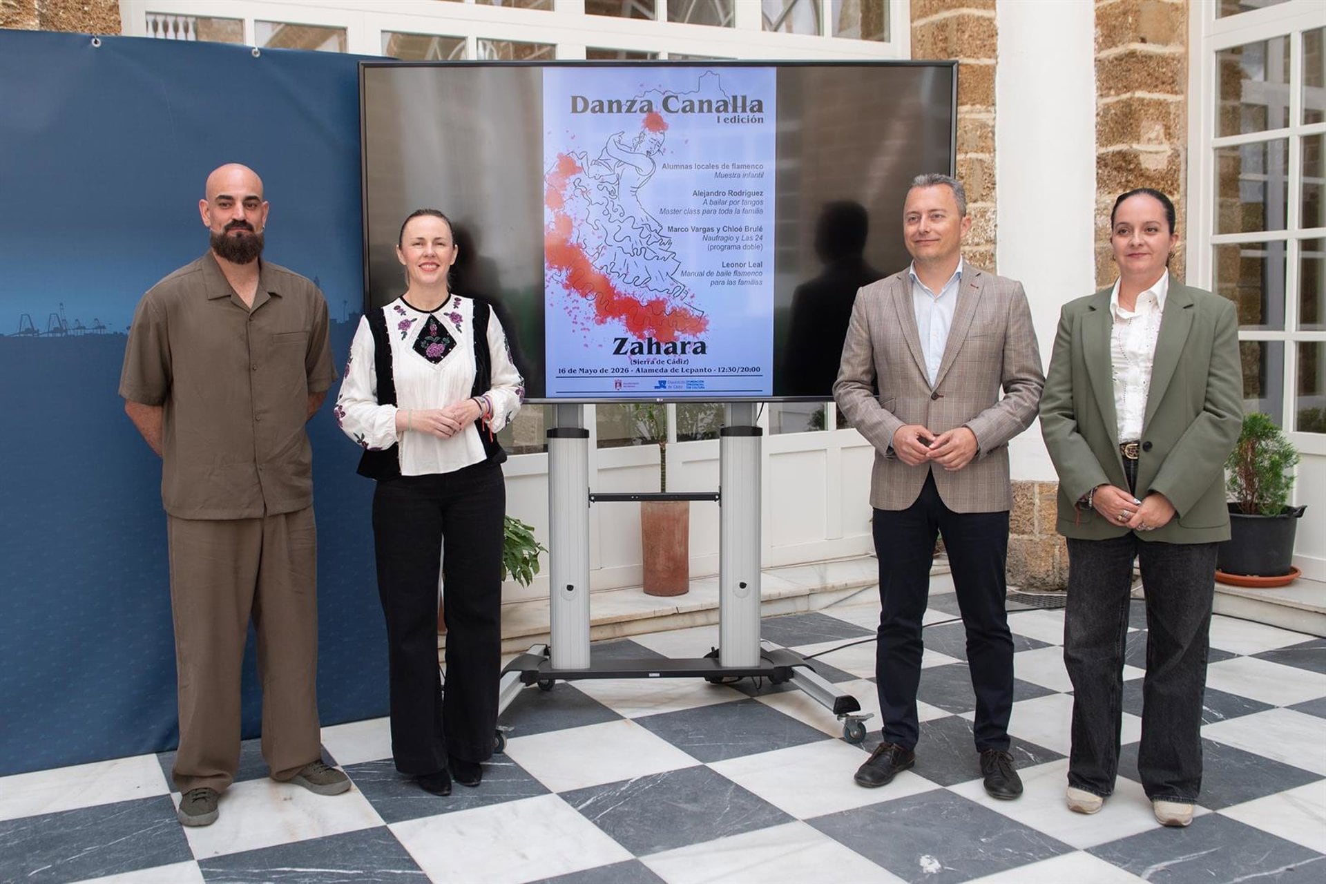 Danza Canalla lleva el flamenco para todos los públicos a los escenarios naturales de Zahara de la Sierra.