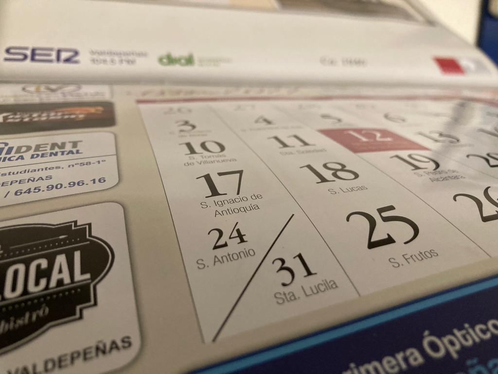 Imagen de archivo de un calendario de pared de la Cadena SER