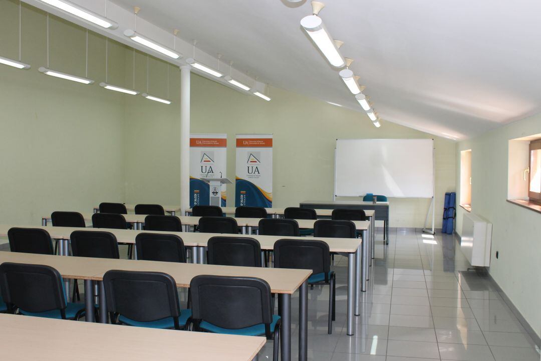 Aula de la UA en el edificio de la Cámara de Comercio de la calle Sant Francesc.